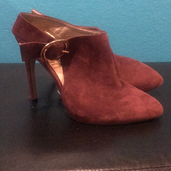 Heels - Picture 2 of 3